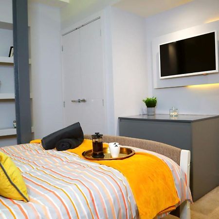 Trendy Urban Industrial Apartment - Great Location - Parking - Fast Wifi - Smart Tv - Beautiful 2 Double Bedroom Apartment Sleeps Up To 4! Bournemouth Zewnętrze zdjęcie