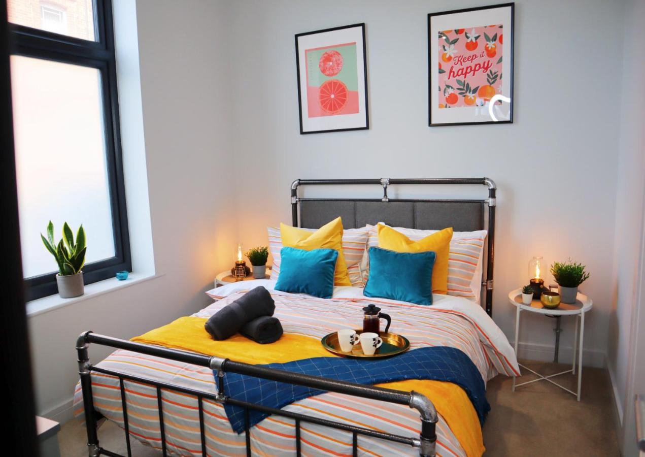 Trendy Urban Industrial Apartment - Great Location - Parking - Fast Wifi - Smart Tv - Beautiful 2 Double Bedroom Apartment Sleeps Up To 4! Bournemouth Zewnętrze zdjęcie