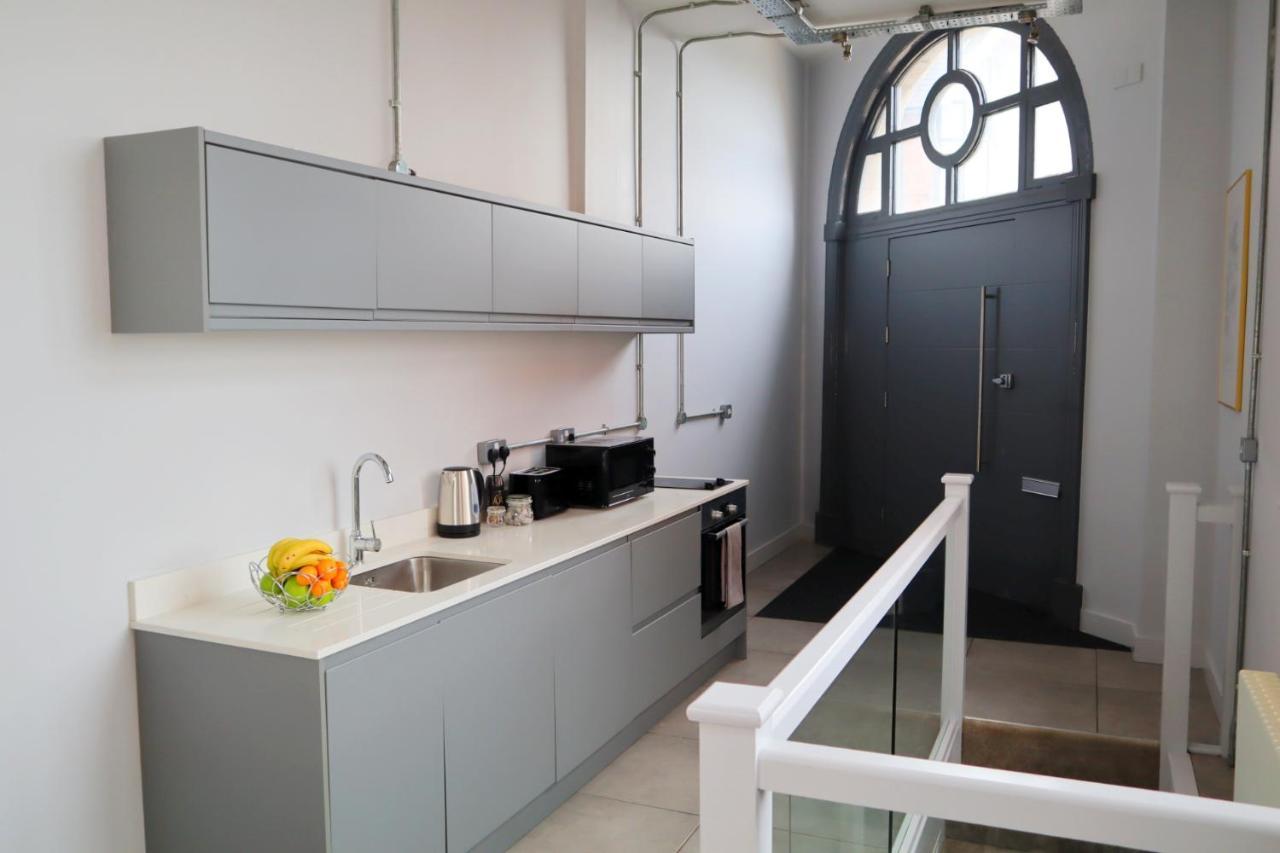Trendy Urban Industrial Apartment - Great Location - Parking - Fast Wifi - Smart Tv - Beautiful 2 Double Bedroom Apartment Sleeps Up To 4! Bournemouth Zewnętrze zdjęcie
