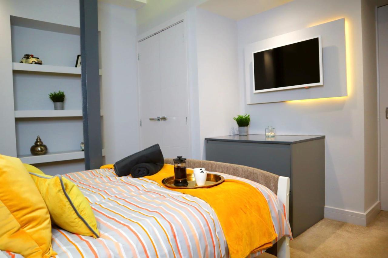 Trendy Urban Industrial Apartment - Great Location - Parking - Fast Wifi - Smart Tv - Beautiful 2 Double Bedroom Apartment Sleeps Up To 4! Bournemouth Zewnętrze zdjęcie