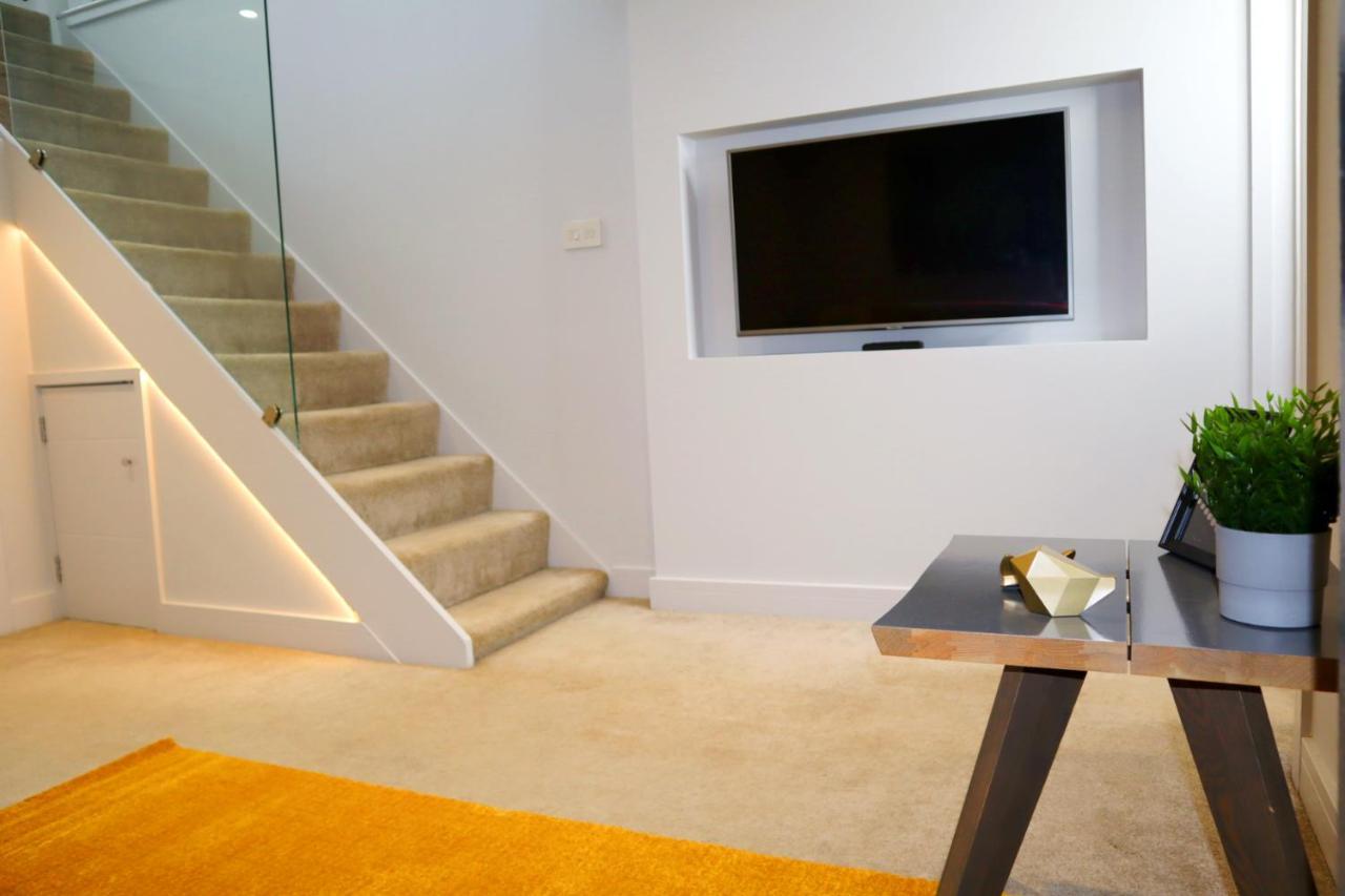 Trendy Urban Industrial Apartment - Great Location - Parking - Fast Wifi - Smart Tv - Beautiful 2 Double Bedroom Apartment Sleeps Up To 4! Bournemouth Zewnętrze zdjęcie