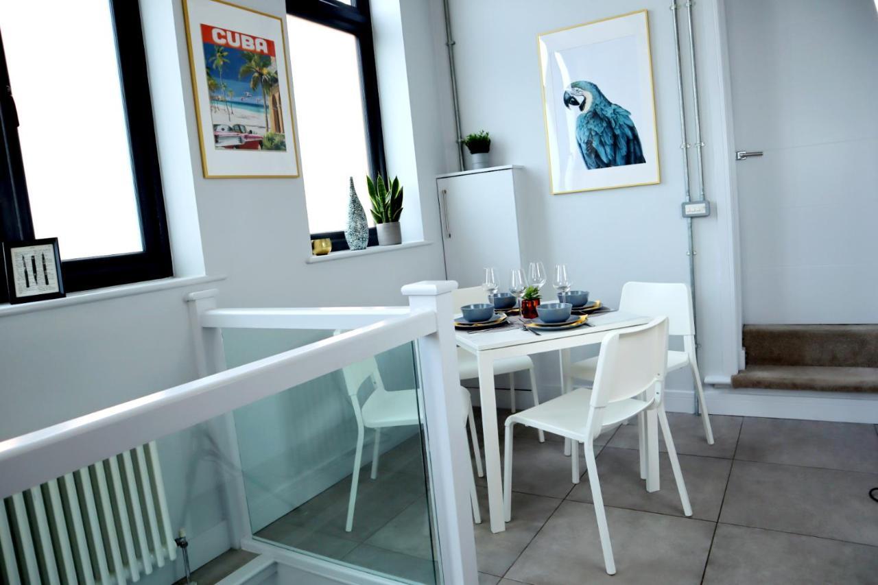 Trendy Urban Industrial Apartment - Great Location - Parking - Fast Wifi - Smart Tv - Beautiful 2 Double Bedroom Apartment Sleeps Up To 4! Bournemouth Zewnętrze zdjęcie